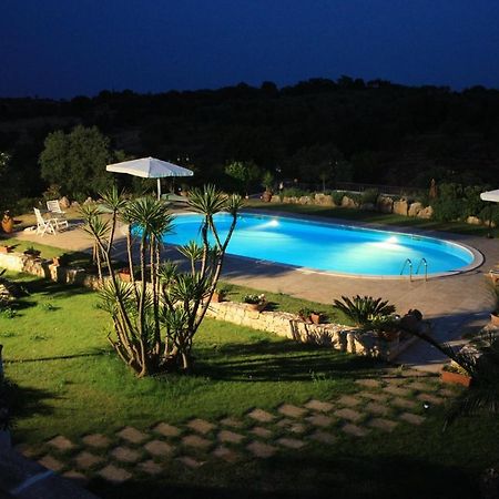 Pensjonat Trulli Fogliarella Ostuni Zewnętrze zdjęcie