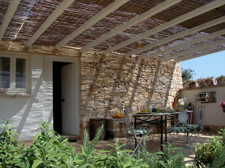 Pensjonat Trulli Fogliarella Ostuni Zewnętrze zdjęcie