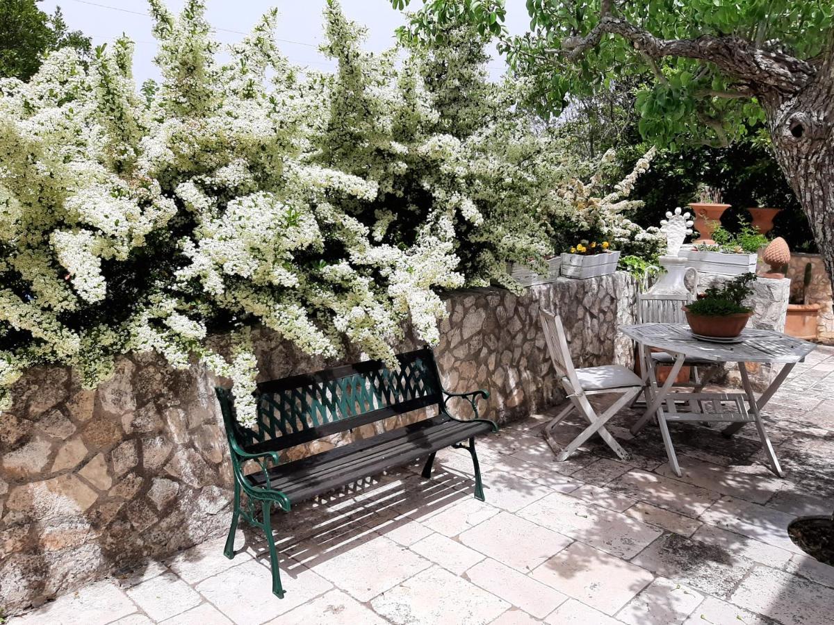 Pensjonat Trulli Fogliarella Ostuni Zewnętrze zdjęcie