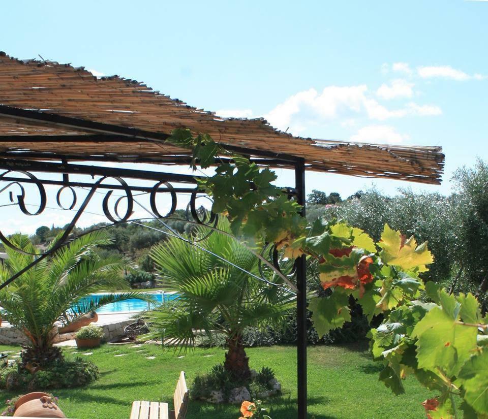 Pensjonat Trulli Fogliarella Ostuni Zewnętrze zdjęcie