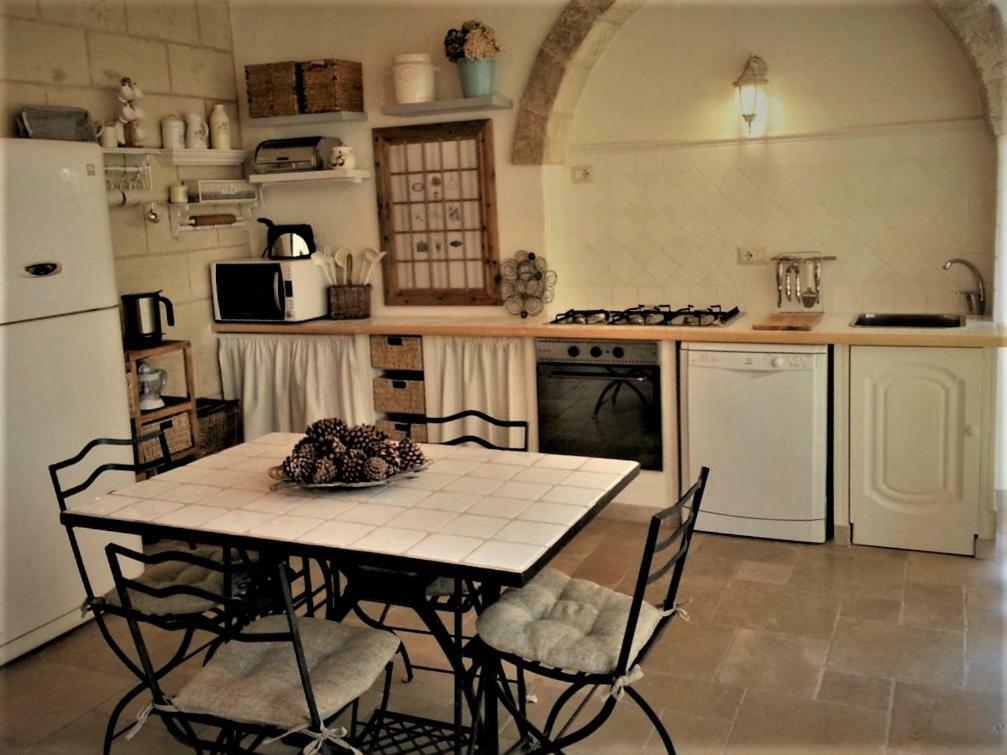 Pensjonat Trulli Fogliarella Ostuni Zewnętrze zdjęcie