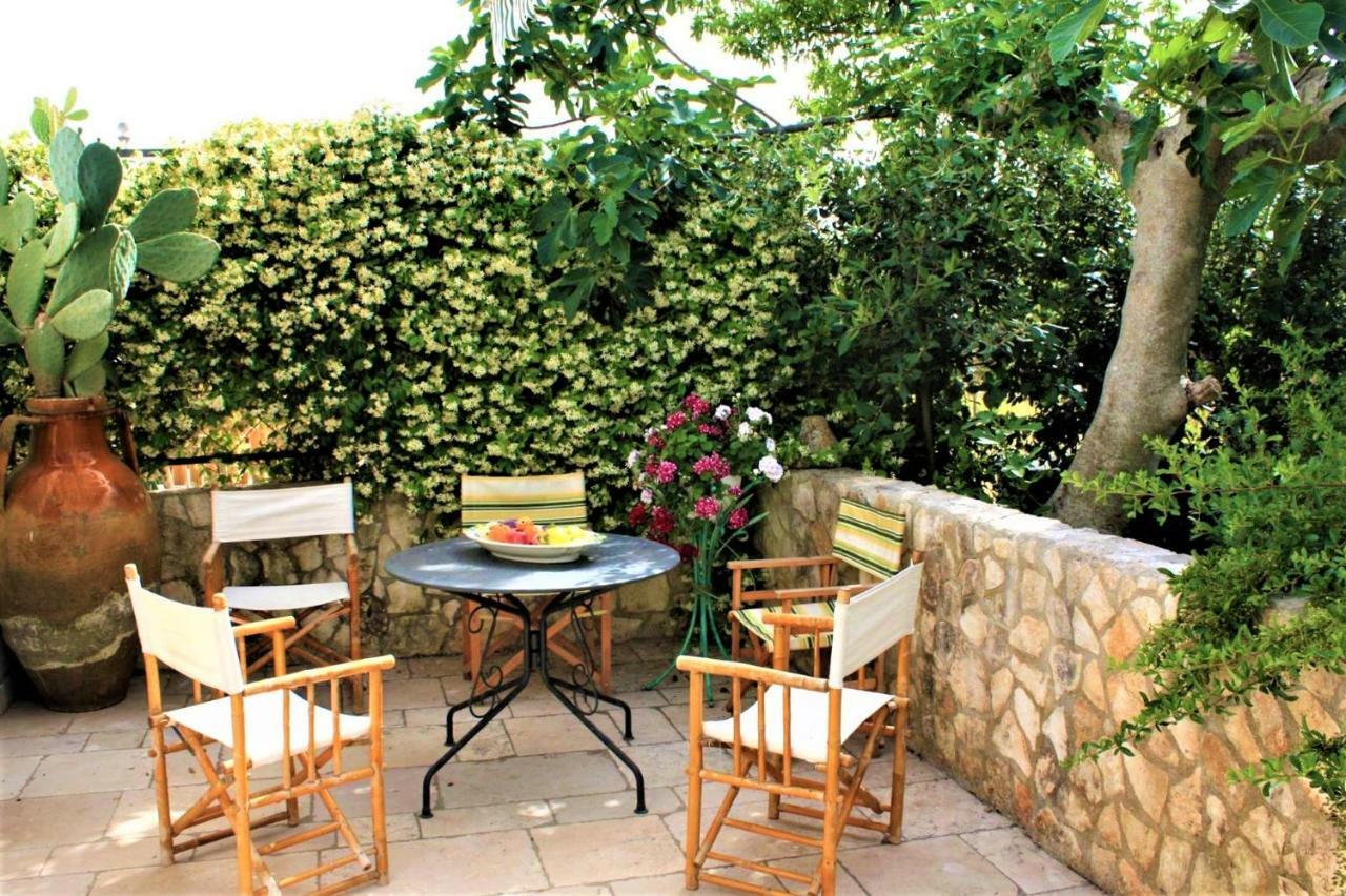 Pensjonat Trulli Fogliarella Ostuni Zewnętrze zdjęcie